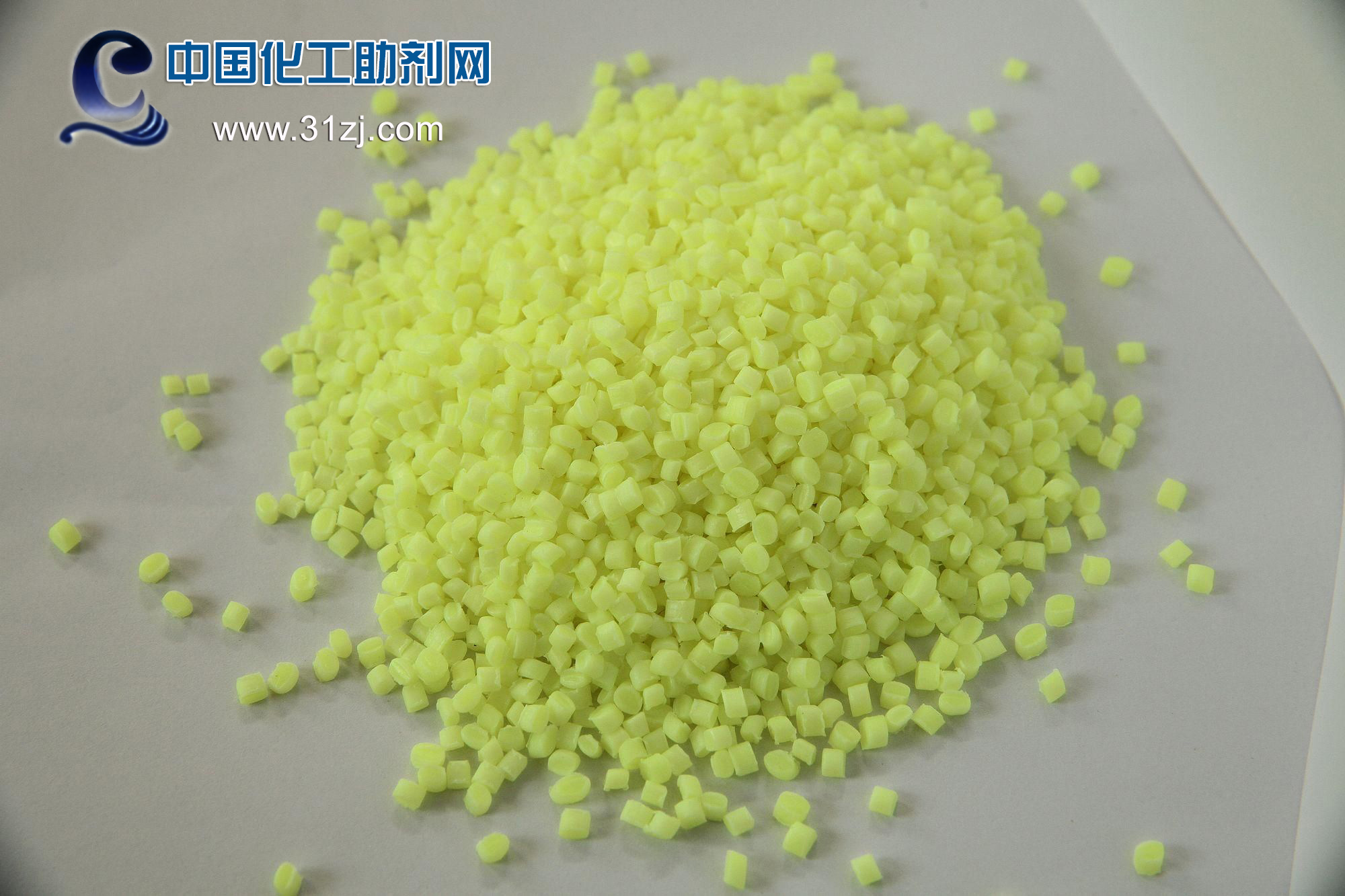 挤可以说到处都是,塑料添加挤方便了我们的日常生活,塑料助剂风很多类